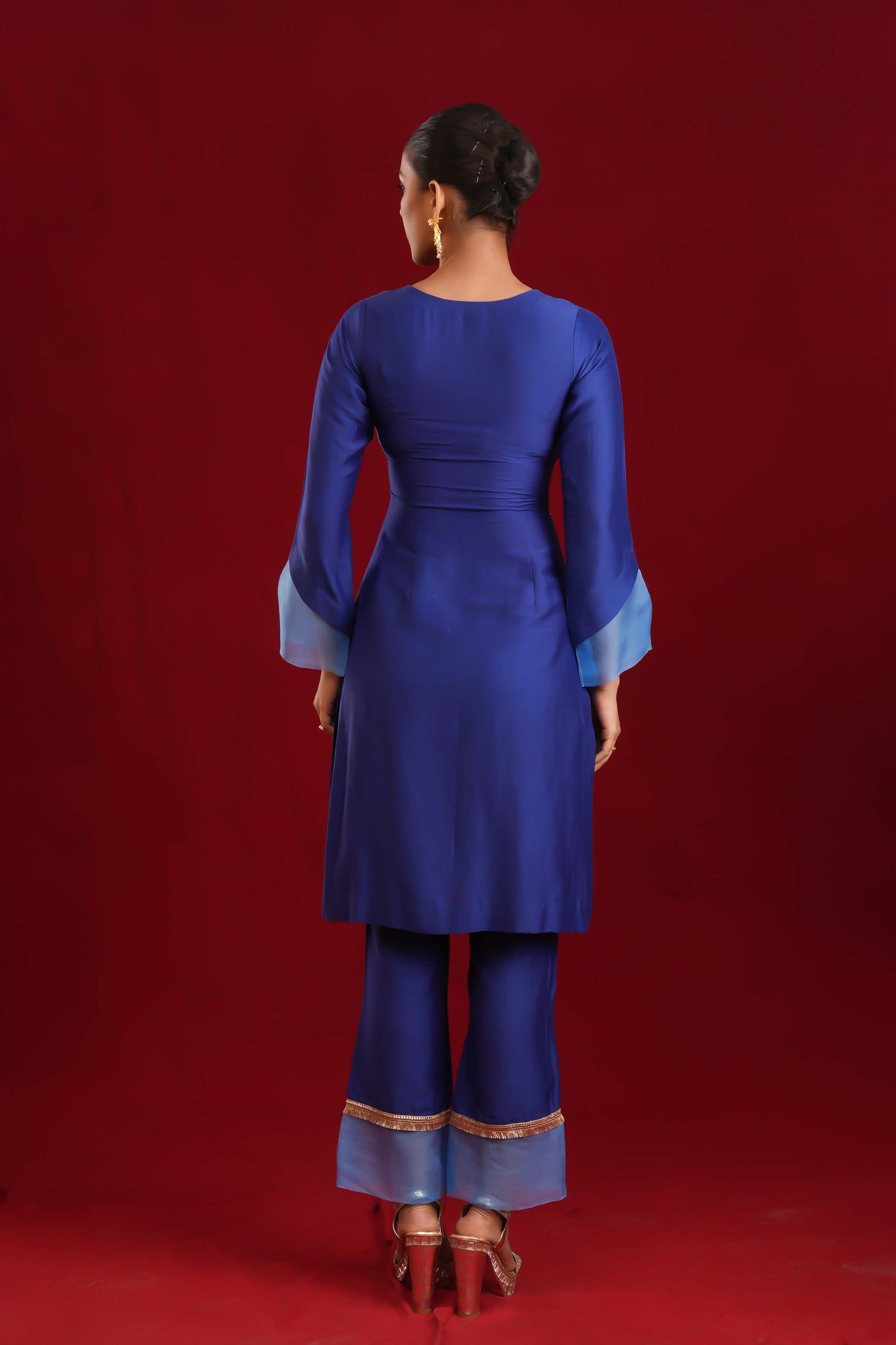 ULLAS SUIT SET WITH NIZAMI DUPATTA