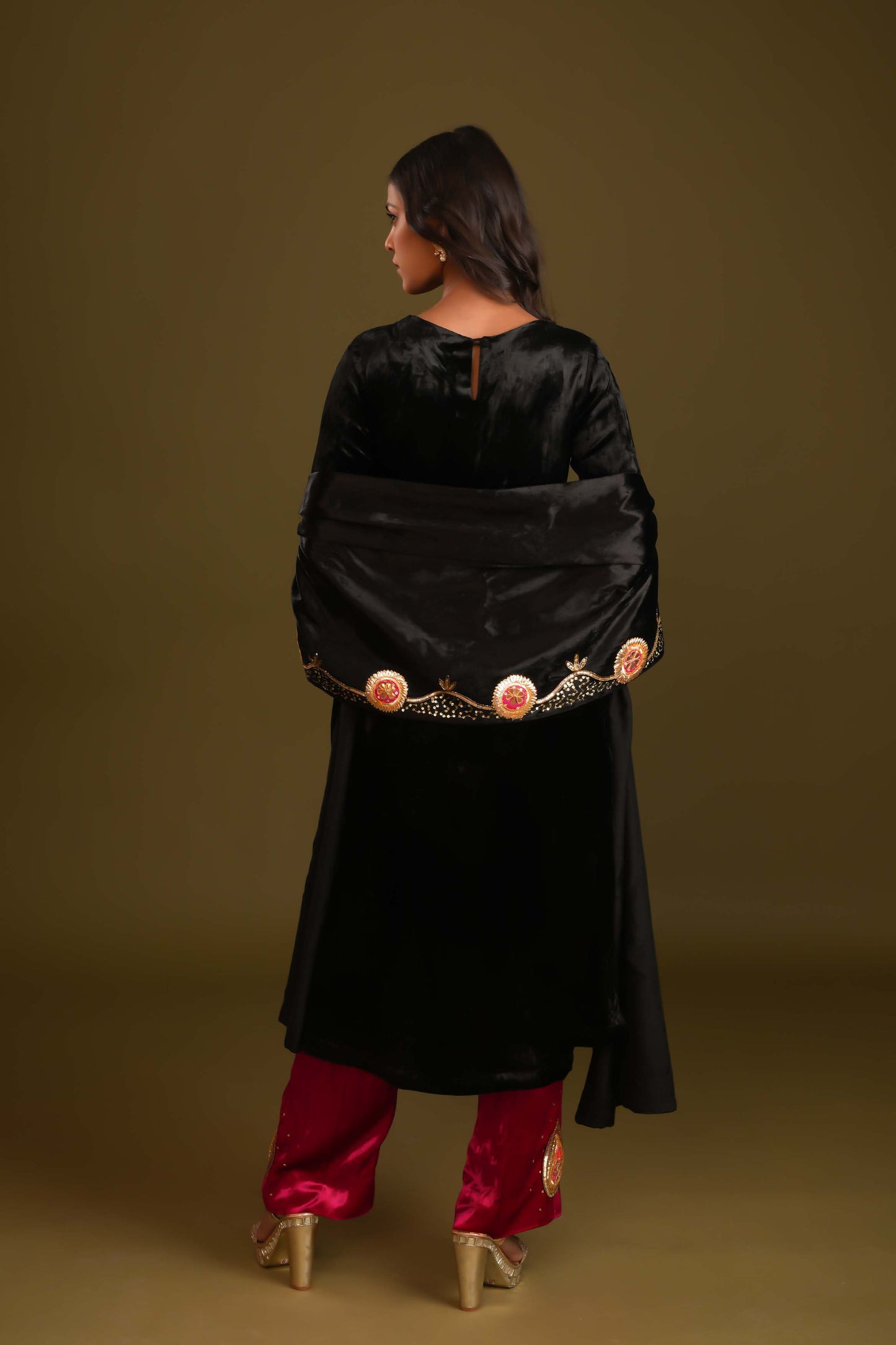 BLACK CHANDINI VELVET SHAWL