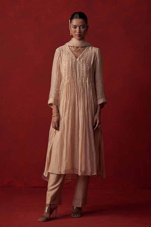 Kāñcanīya Mul Chanderi Pleated Suit