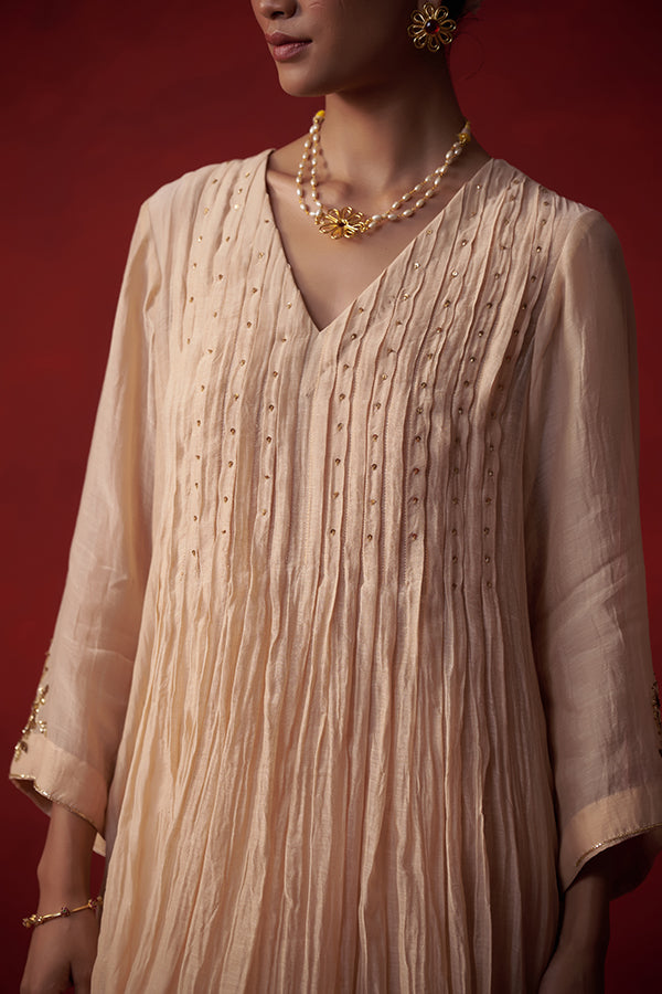 Kāñcanīya Mul Chanderi Pleated Suit